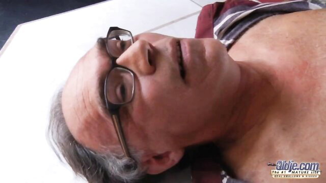 Mira Sunset with old man in bed, young chick fucks old guy for rent