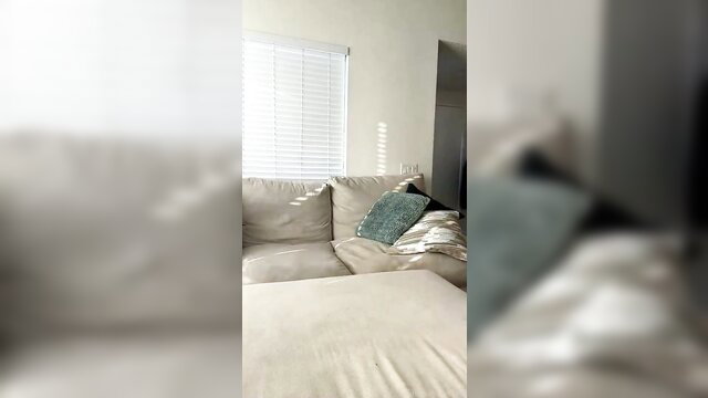 Lady In The Streets Livestream solo tease on couch, new leak