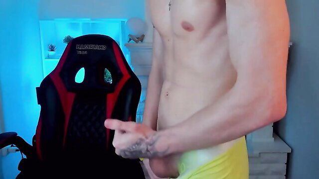 Hot supermike bulging in yellow briefs, shirtless webcam tease