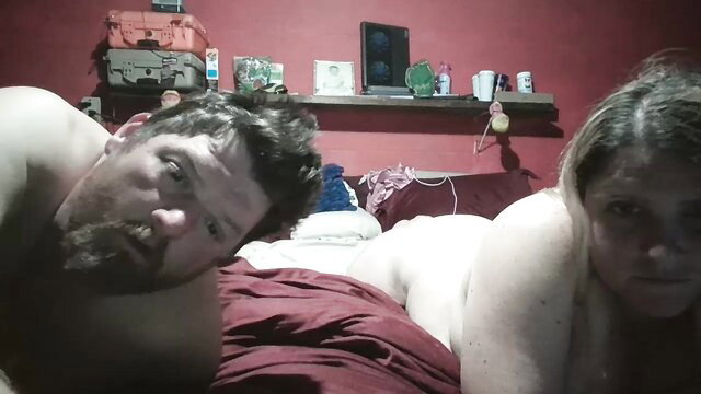 Garrabrant225 couple nude in bed, amateur Chaturbate preview