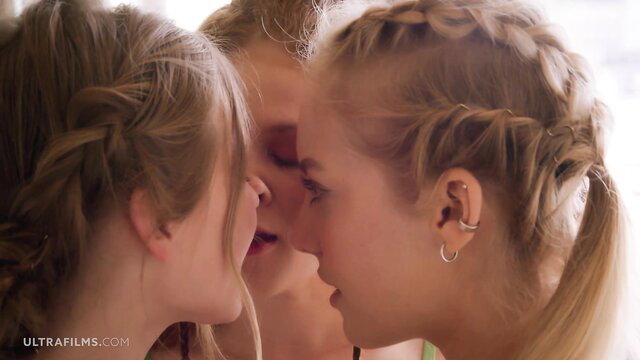 Bella Spark, Diana Heaven & Sofilie close-up kiss threesome