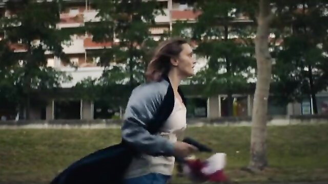 Lena Schmidtke hot nude tits in Wut auf Kuba 2022 celeb scene