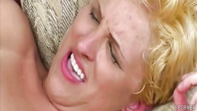 Short haired blonde wifey nailed in front of hubby retro porn