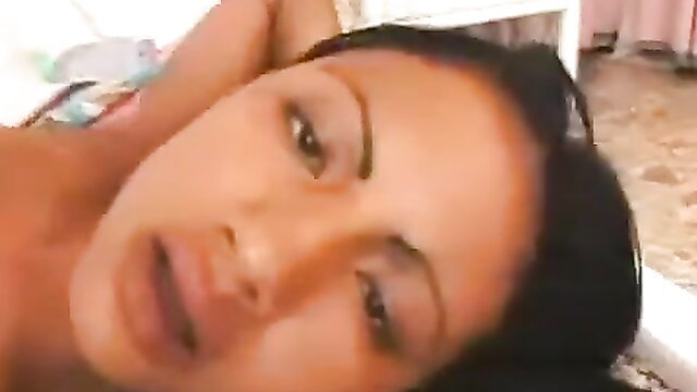 Colombian amateur babe with dark hair in closeup POV tease