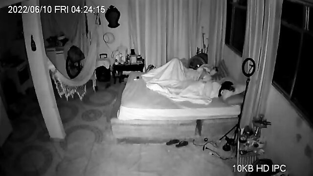 Amateur hidden cam catches sleeping Latina beauty in bed unaware