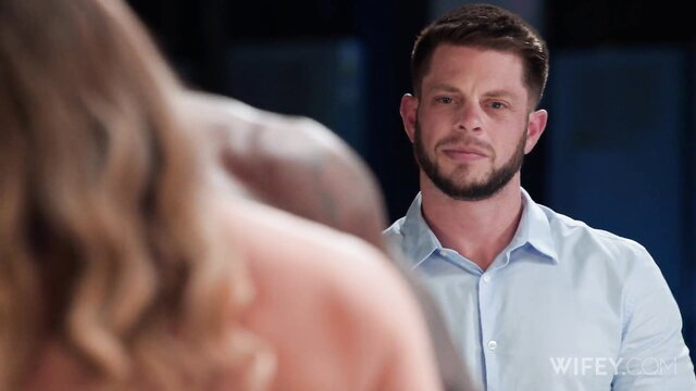 Summer Starz watched by husband in hot cuckold scene