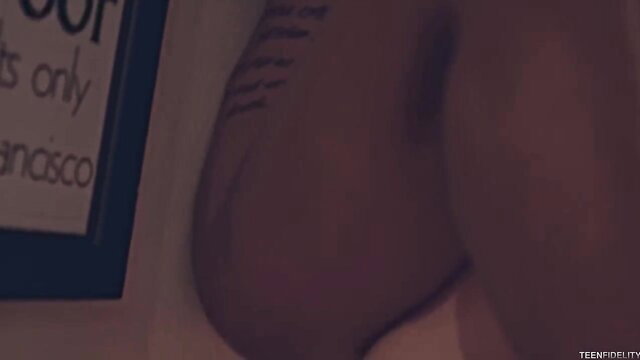 Sexy ebony babe's thick ass and curves in steamy closeup