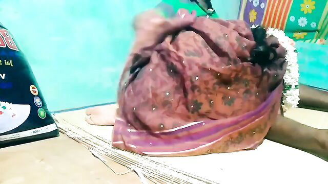 Desi aunty in saree gets pussy eaten by boy in hot oral action