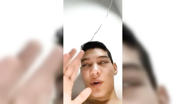 Sammy Russian twink in Austria mirror selfie, shirtless flexing