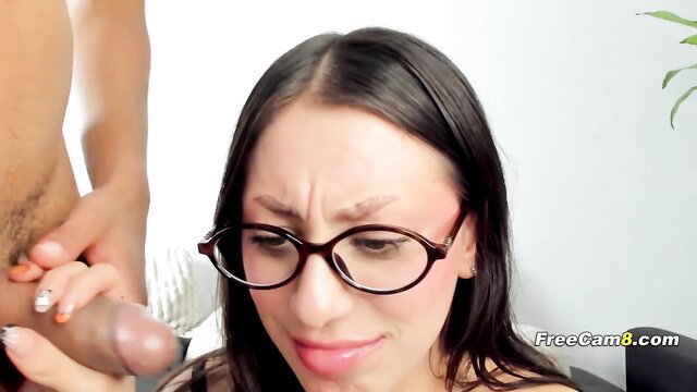 Nerdy glasses chick gives steamy closeup blowjob to BF