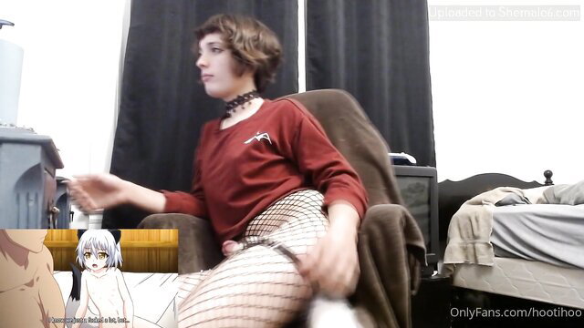 Hootie Hoo spreads legs in fishnets on OnlyFans amateur solo