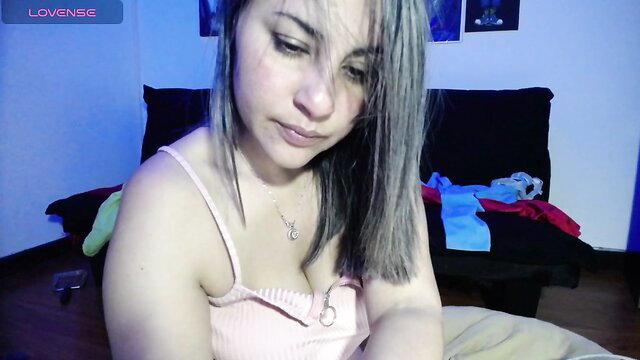 Moon_ligth18 in pink tank top, sultry gaze on cam, feet bigass squirt star