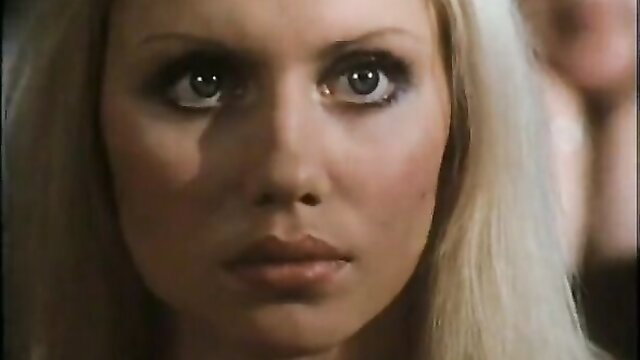 Blonde 70s babe with heavy makeup in Schulmadchen-Report 7 (1974)