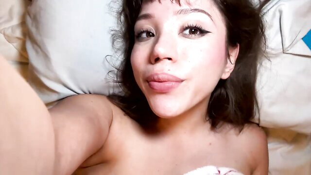 Ashleymuscles topless selfie in bed, arab camgirl teasing