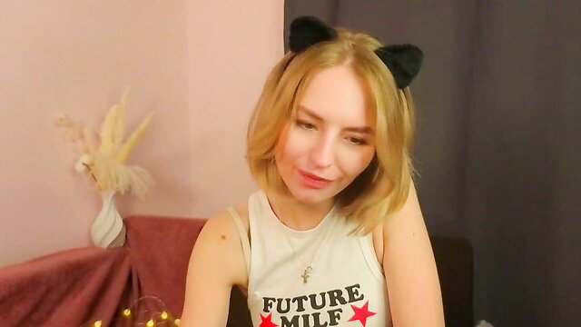 Gwenkevwitch ginger camgirl in Future MILF tank top and cat ears