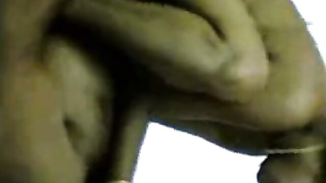 South Indian aunty closeup green armpit in viral sex video