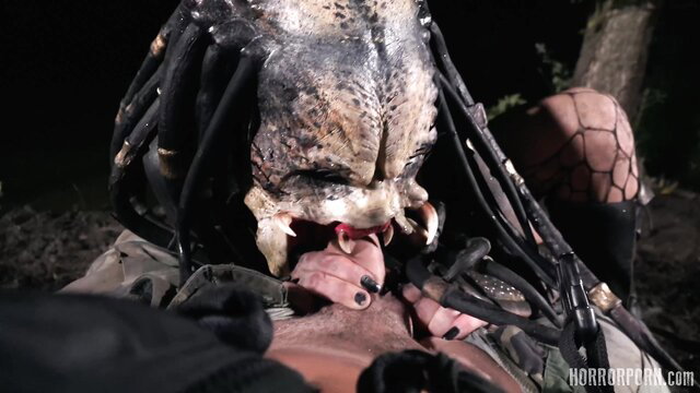 Predator cosplay alien fucks hot fishnet babe outdoors in Predator Dick Hunter