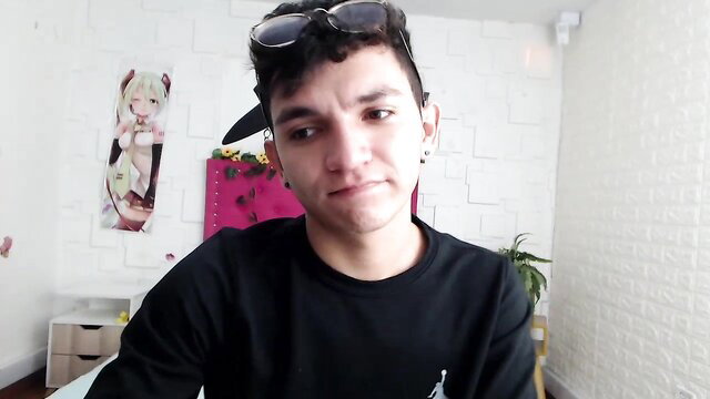 Latino guy with sunglasses in anime room, gagging masturbation thumbnail