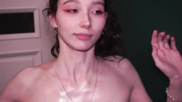 nanamilovestomoe topless skinny beauty with wavy hair and red eyeshadow