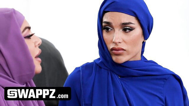 Two cheated Arab MILFs in hijabs tempt stepsons closeup