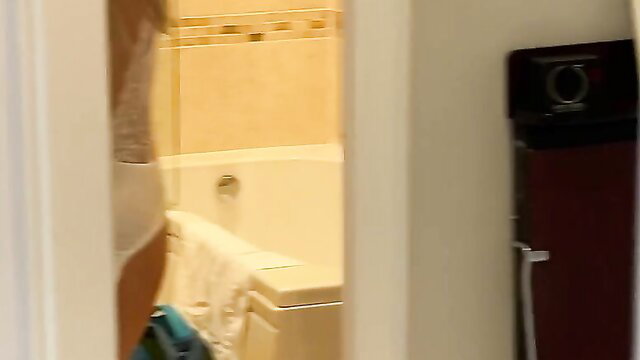 Sex_associates in steamy bathroom tub foreplay, coworker seduction