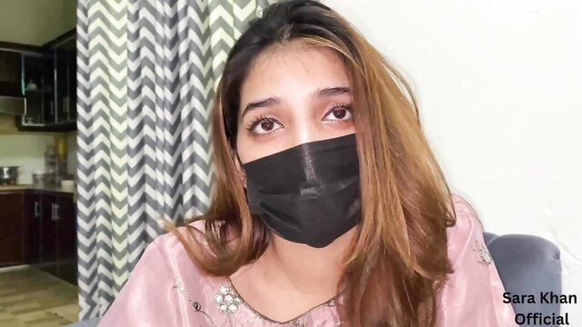 Sara Khan masked Pakistani beauty in pink dress, teasing gaze