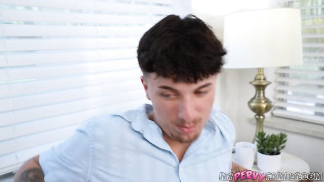 Reagan Foxx sexy cougar closeup in Pervy Family video