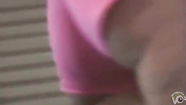 Wife's stunning pink cameltoe show in tight leggings closeup