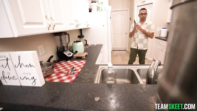 Numi Zarah's big tits girlfriend cheating in kitchen with man