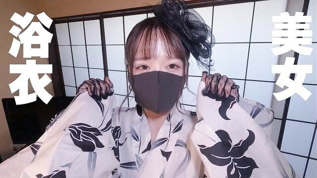 Japanese amateur yukata beauty in mask, black gloves, seductive pose