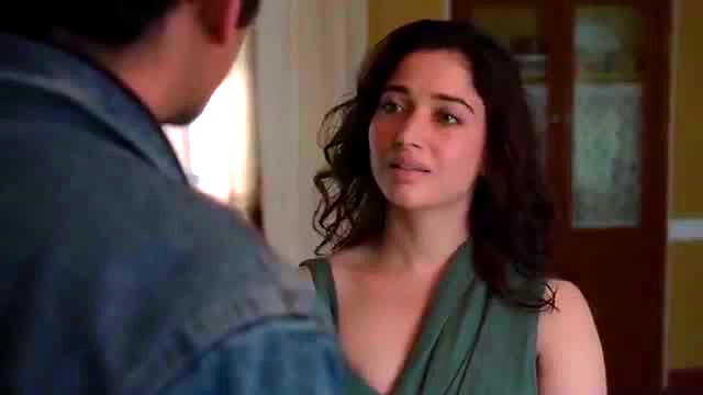 Tamannaah Bhatia in sexy green saree top, cleavage tease closeup