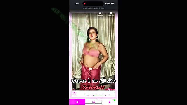 Priya Gamre sexy pink bra bulge navel pose, hot Indian model tease