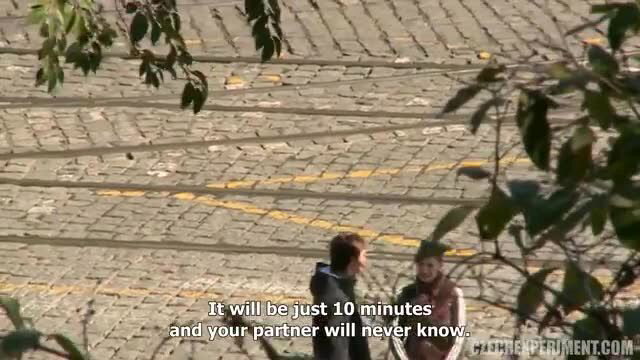 Jennifer Amton lured for outdoor sex on Czech Streets