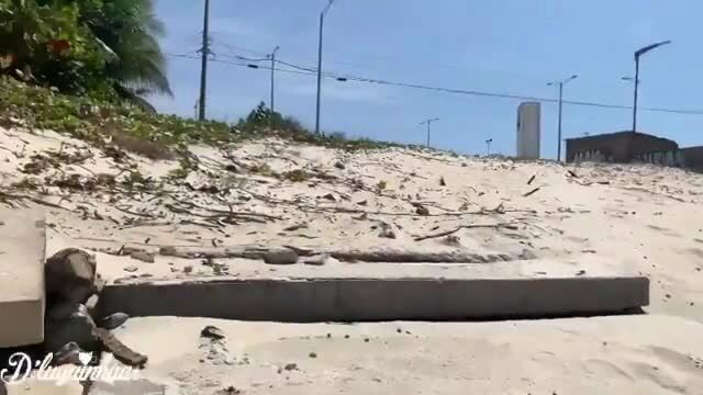 Teen fucked on sunny beach dune, outdoor amateur sex