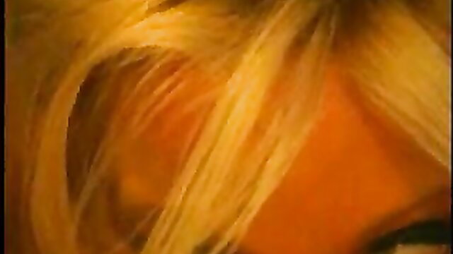 Blonde bombshell in intense close-up for Blond Chimney Fuck