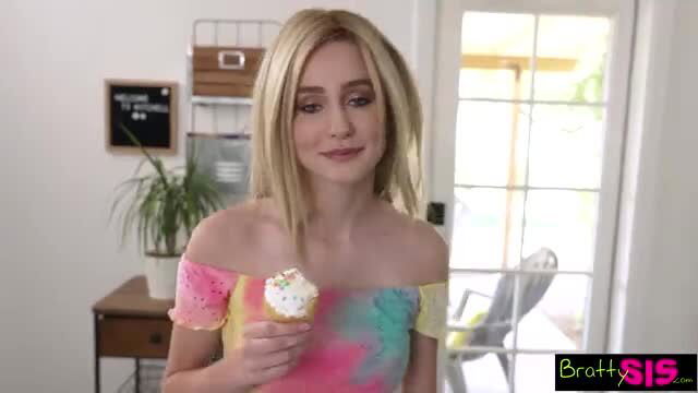 Blonde cutie Alicia Williams with ice cream cone teasing