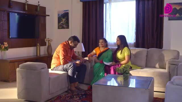 Indian plumper mom and daughter with son erotic family scene