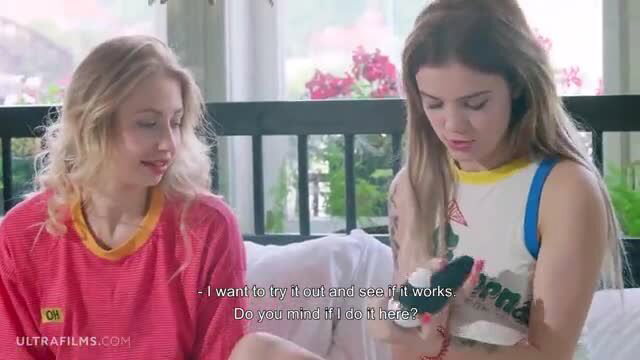 Hazel and Anna Di nude lesbian toy play with Tetti Dew Korti