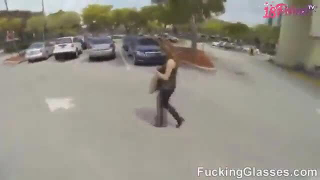 Tattooed brunette slut reverse cowgirl fucking in parking lot