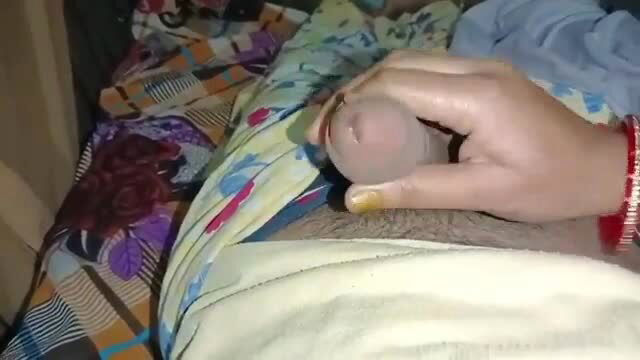 Jija handjob on Sali's penis in bed, Jija Sali MMS leak