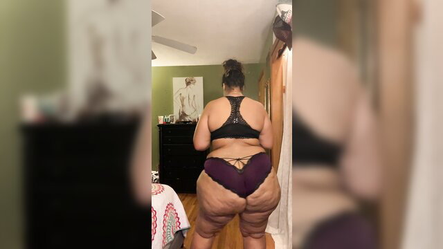 Thick ebony mom bod in lace lingerie showing huge ass