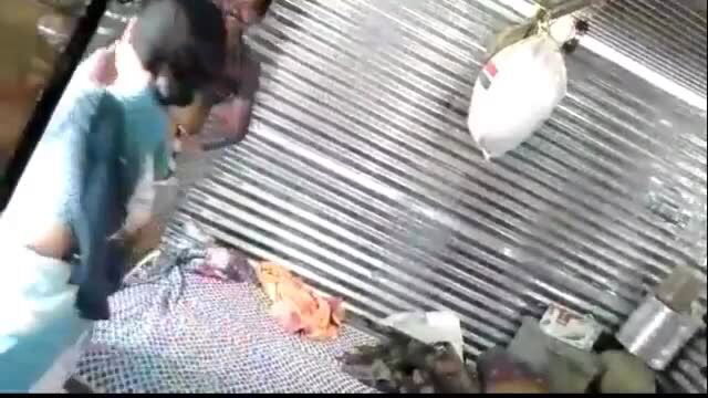 Indian amateur outdoor fuck at market kerbstone