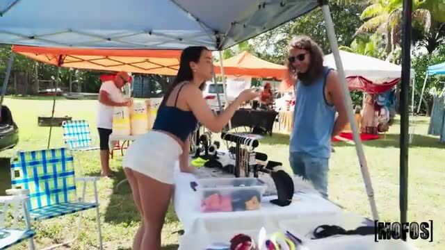 Ivy Ireland in tiny white shorts at flea market, big ass tease