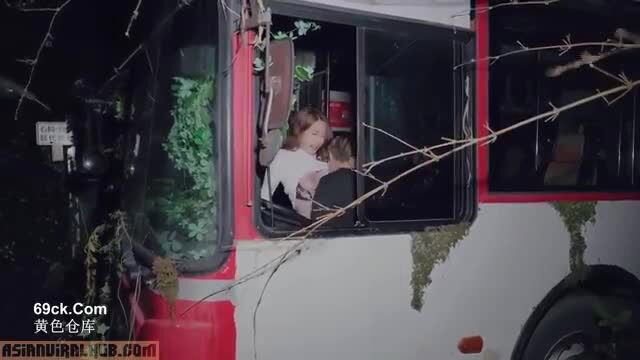 Yui Xin in crashed sex bus, scared faces at window, JAV uncensored