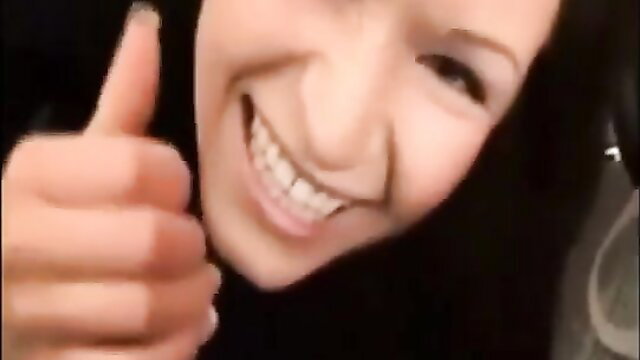 Asian girl Lola_fz7 smiles with thumbs up in hot amateur nude snap