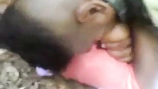 Sri Lankan man eating jungle pussy closeup outdoor fuck