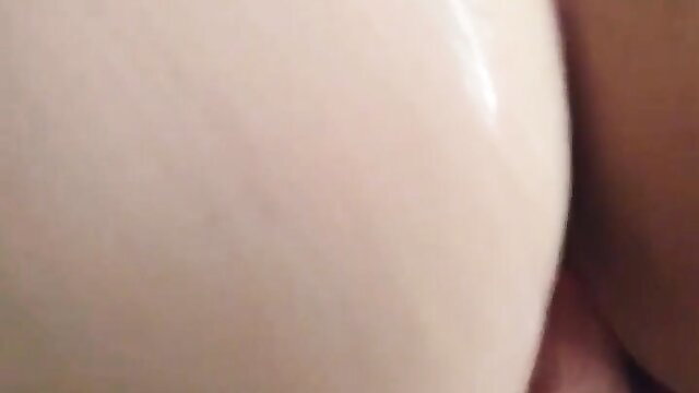 Persian Iranian threesome with two pale asses and brown skin beauty