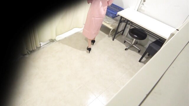 Hikari Aozora in tight pink dress and heels, JAV tease STARS-368