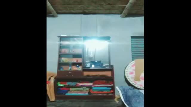 Sexy Bengali girl dances naked to song in hot amateur video