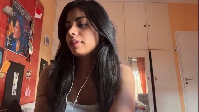 Shirleendurrah hot latina teen in tank top, fresh amateur selfie